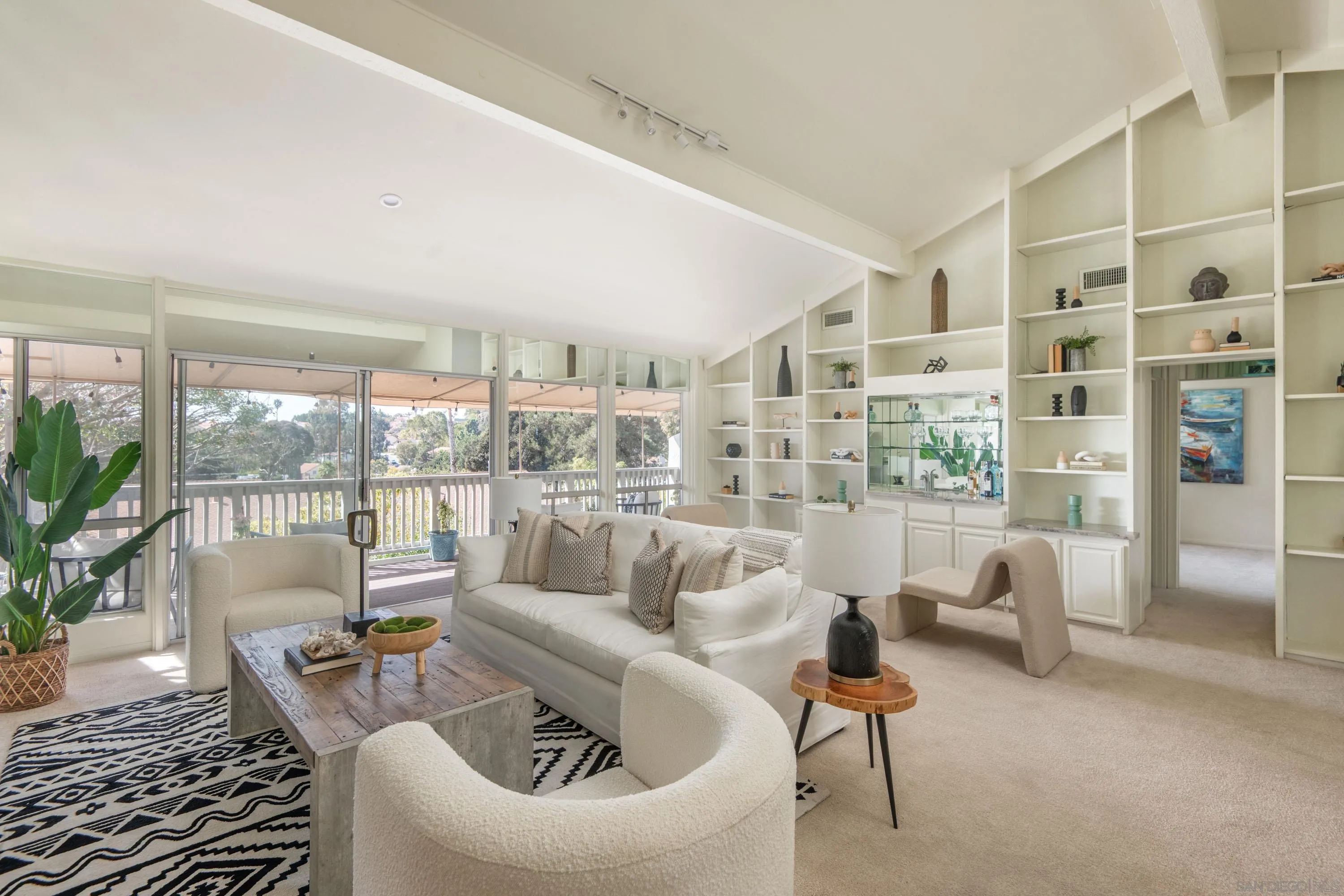 La Jolla, California 92037, United States, 3 Bedrooms Bedrooms, ,3 BathroomsBathrooms,Residential,Pending,1205