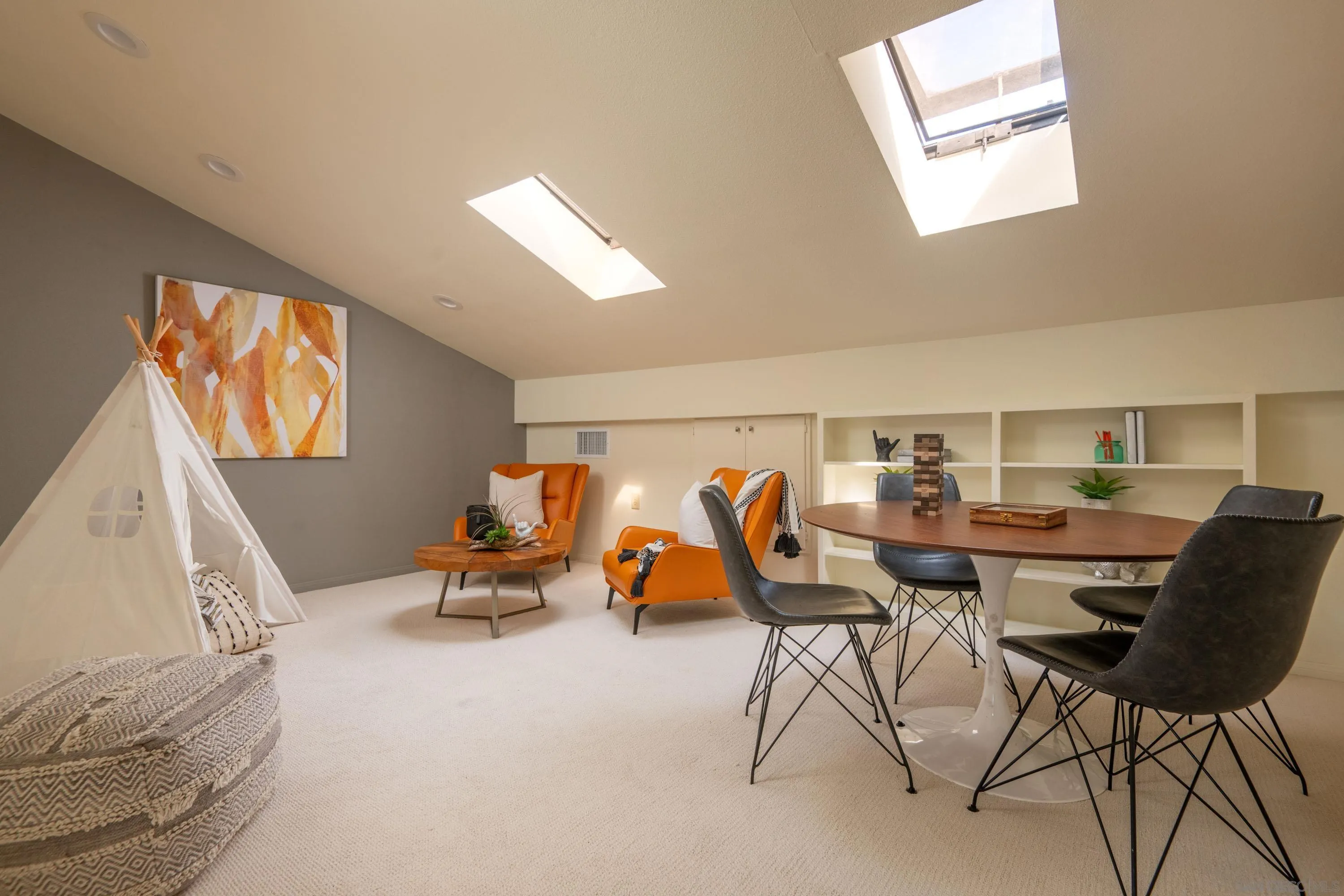 La Jolla, California 92037, United States, 3 Bedrooms Bedrooms, ,3 BathroomsBathrooms,Residential,Pending,1205