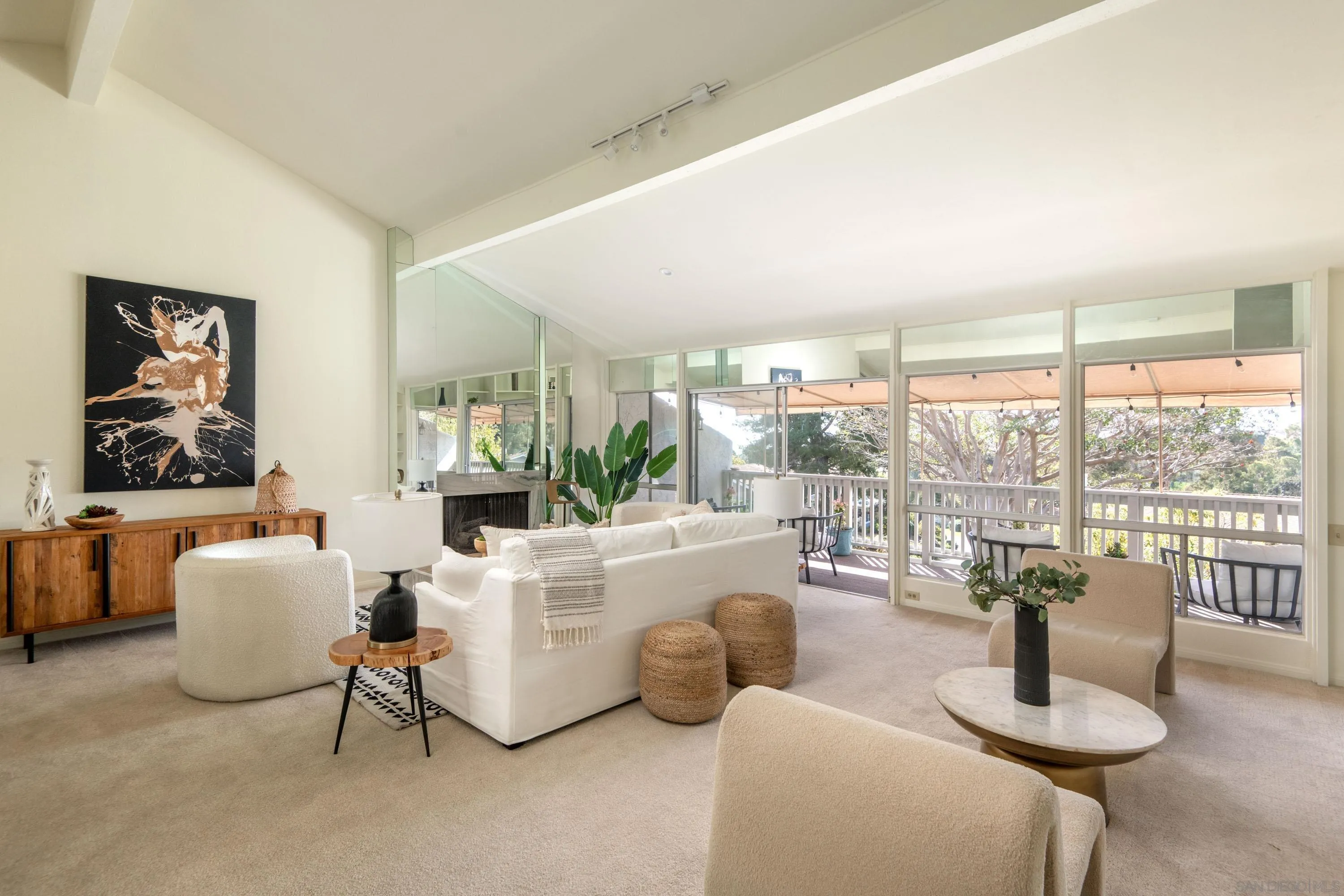 La Jolla, California 92037, United States, 3 Bedrooms Bedrooms, ,3 BathroomsBathrooms,Residential,Pending,1205