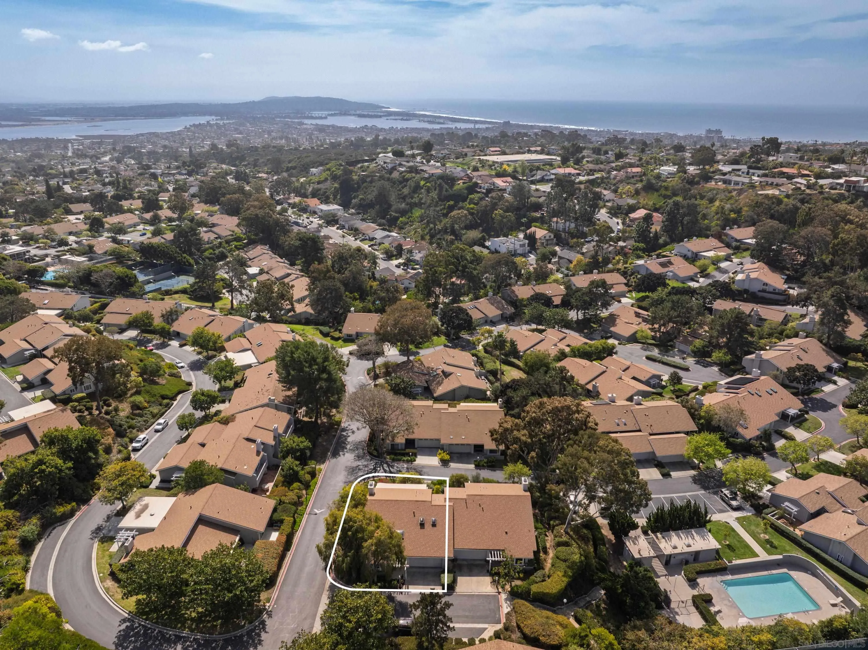 La Jolla, California 92037, United States, 3 Bedrooms Bedrooms, ,3 BathroomsBathrooms,Residential,Pending,1205