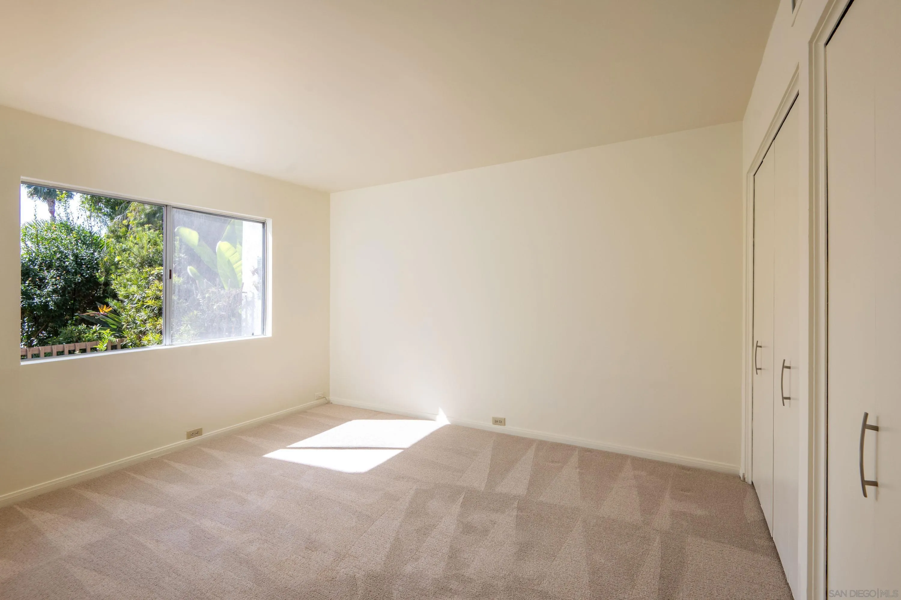 La Jolla, California 92037, United States, 3 Bedrooms Bedrooms, ,3 BathroomsBathrooms,Residential,Pending,1205