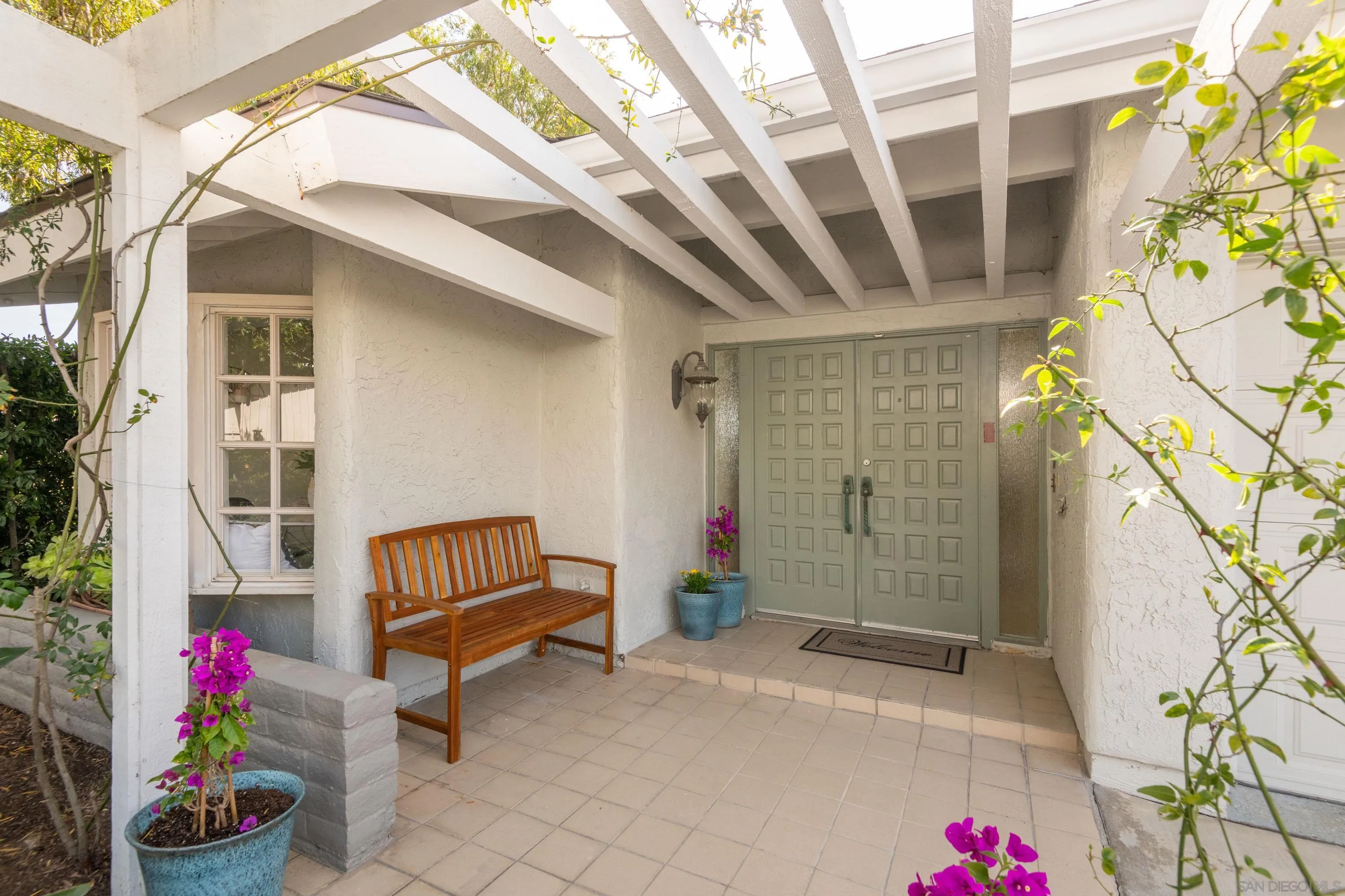 La Jolla, California 92037, United States, 3 Bedrooms Bedrooms, ,3 BathroomsBathrooms,Residential,Pending,1205