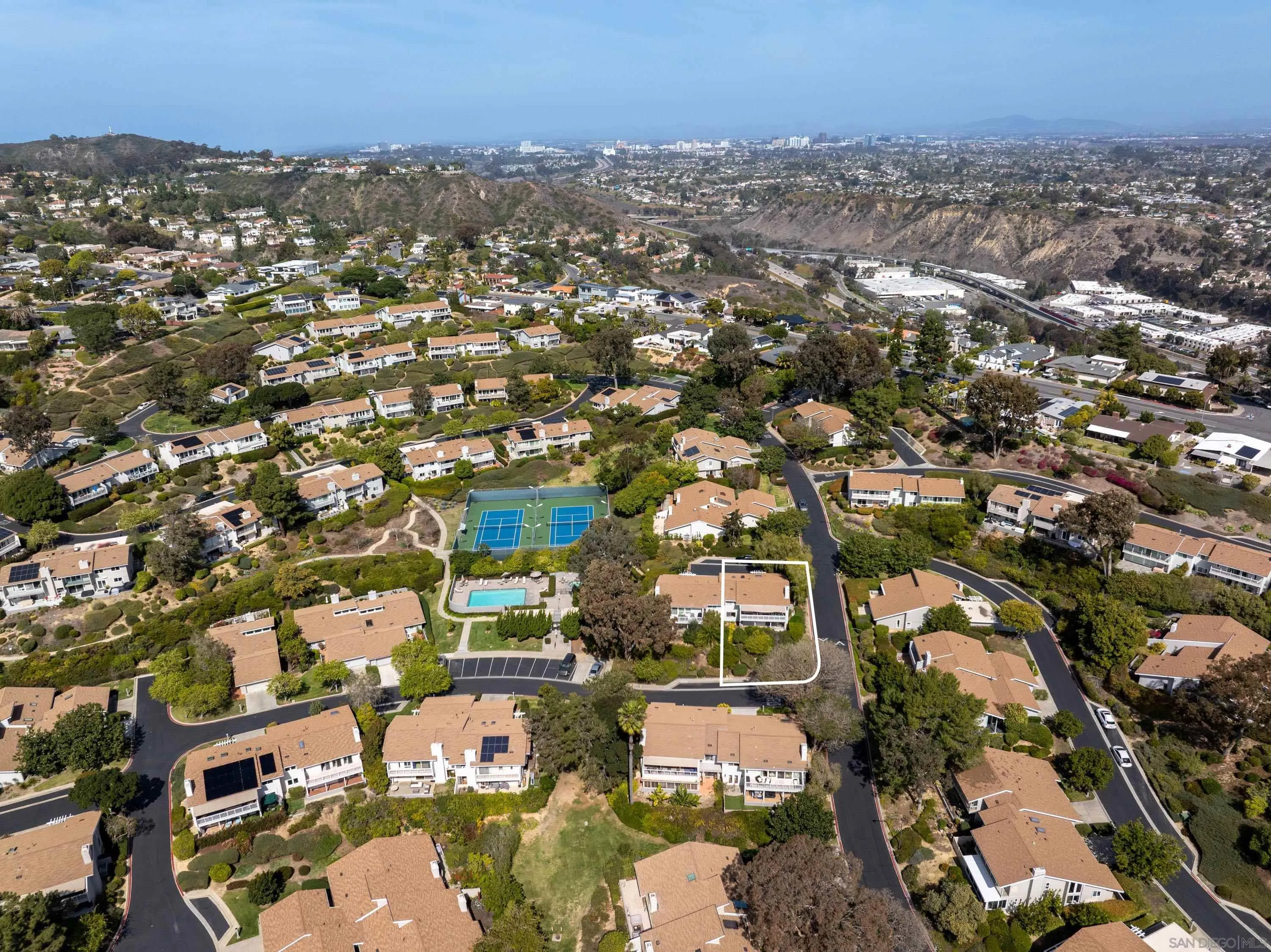 La Jolla, California 92037, United States, 3 Bedrooms Bedrooms, ,3 BathroomsBathrooms,Residential,Pending,1205