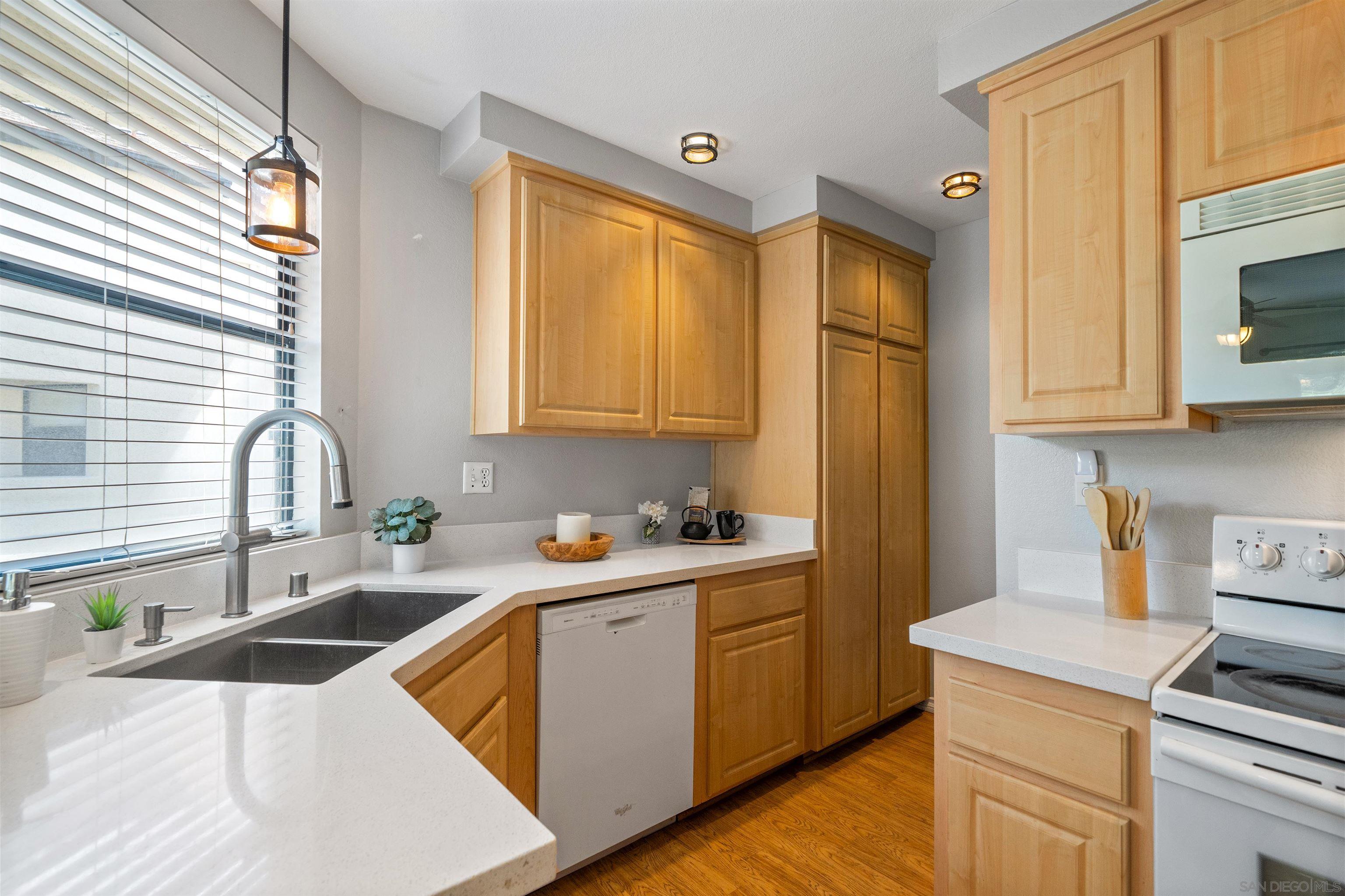6655 Canyon Rim Row 207