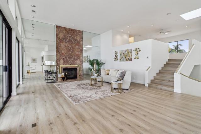 2424 Badajoz Place