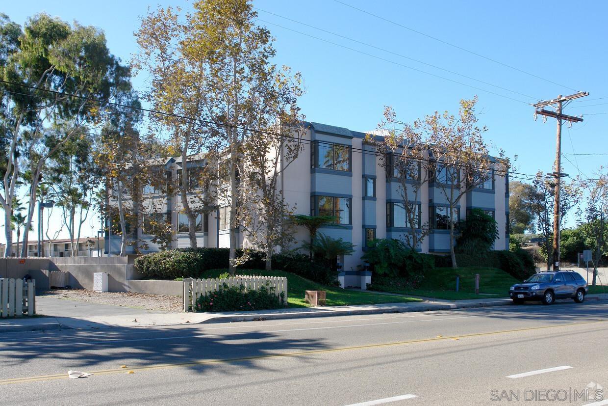 1015  Chestnut Avenue, Suite E3