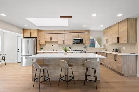 10104 Cristobal Dr, Spring Valley, CA 91977 - #: 250022216