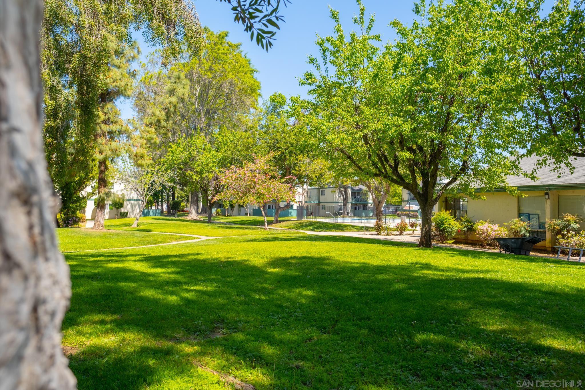 1811 E Grand Ave 89