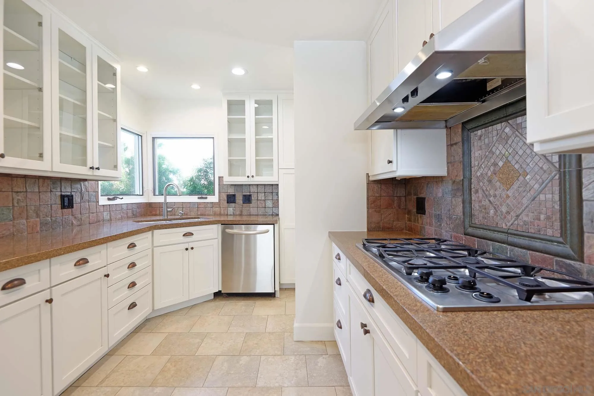 La Jolla, California 92037, United States, 3 Bedrooms Bedrooms, ,2 BathroomsBathrooms,Residential,Active,139306