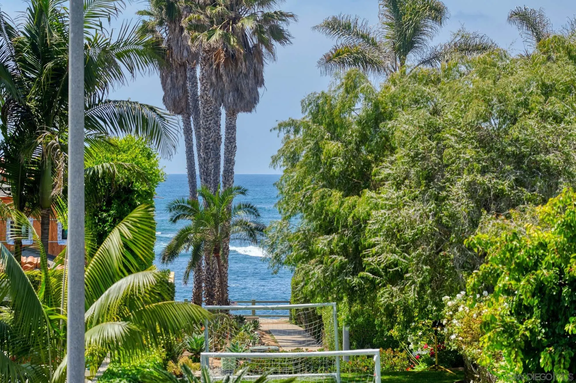 La Jolla, California 92037, United States, 3 Bedrooms Bedrooms, ,2 BathroomsBathrooms,Residential,Active,139306