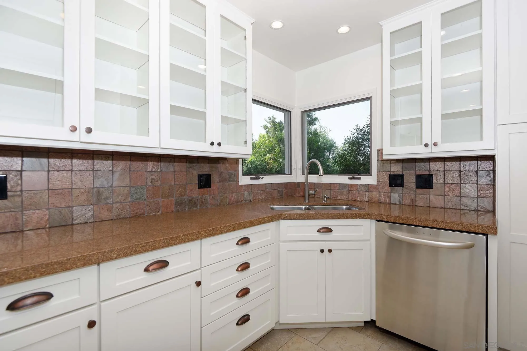 La Jolla, California 92037, United States, 3 Bedrooms Bedrooms, ,2 BathroomsBathrooms,Residential,Active,139306