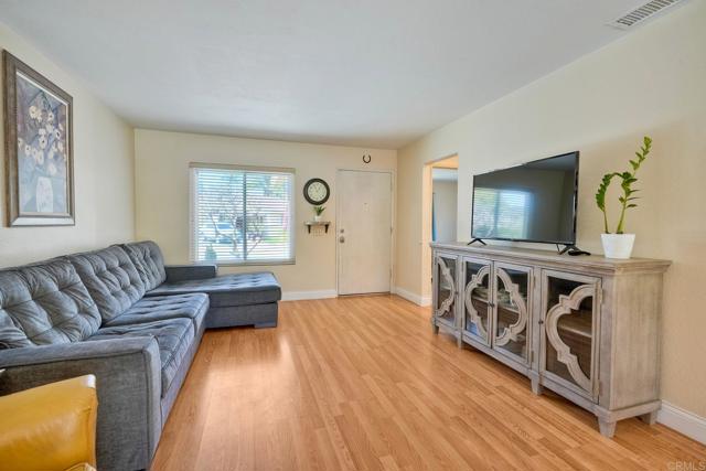 826 Laurelwood Ct