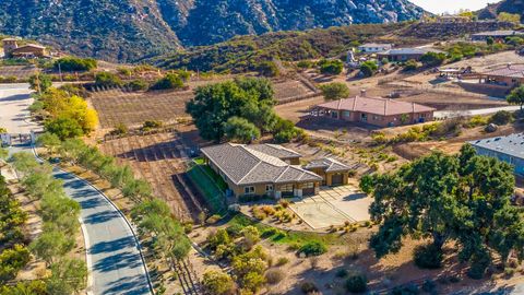 12087  Via Trevi Lakeside CA 92040