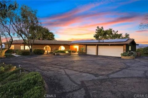 15735 Highland Valley Rd Escondido CA 92025