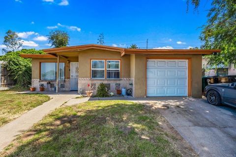 Single Family Residence in San Diego CA 5524 Streamview Drive.jpg