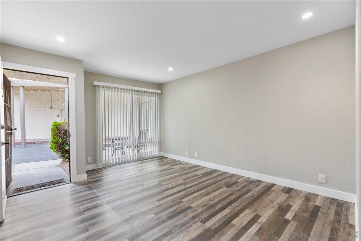 745 E Bradley Ave 43