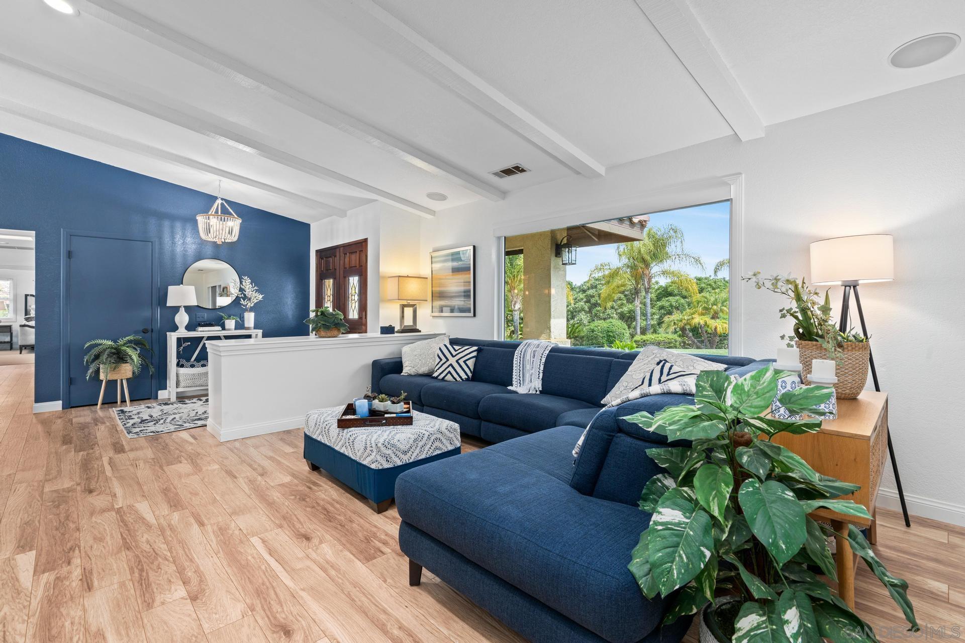 1009 Summit Trl