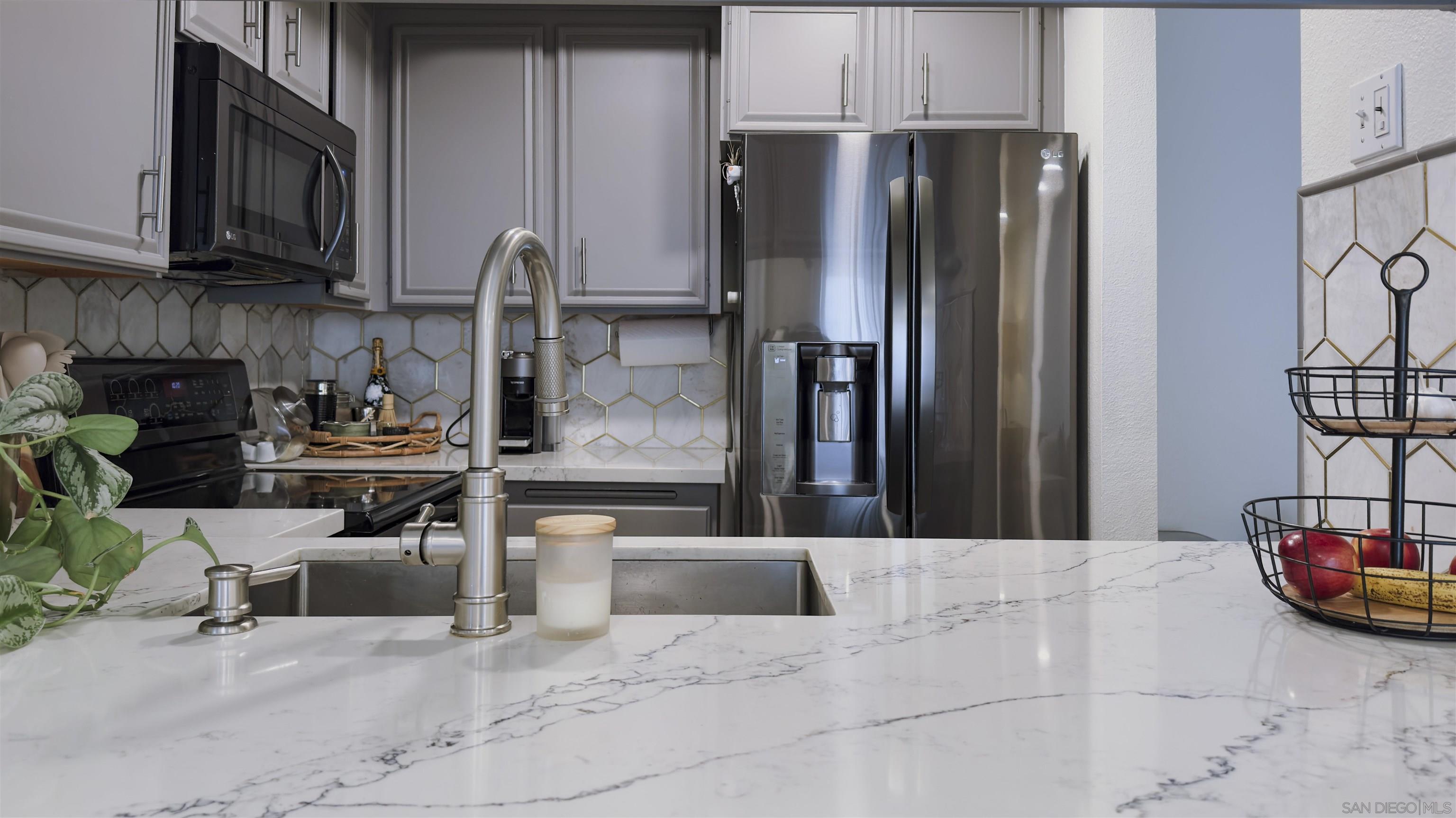 3078 Broadway #214