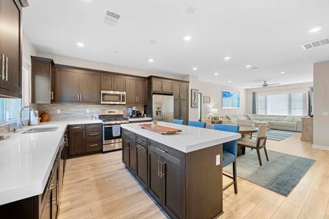 1579 Castillo Way Vista CA 92081