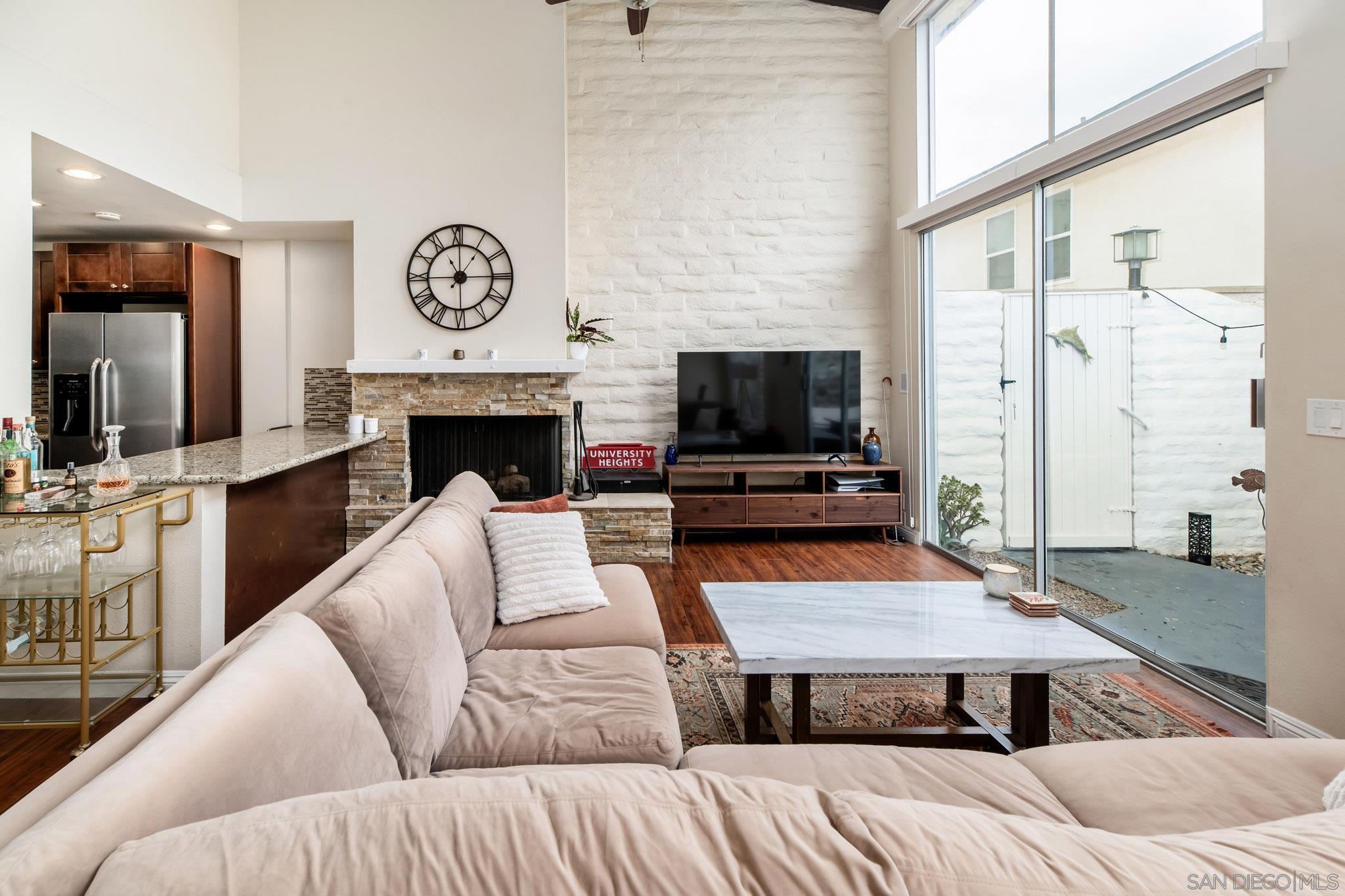 2544 Navarra Dr 4