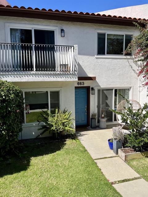 663 S Cedros