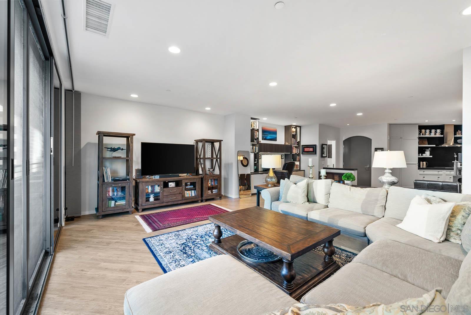 700 Front St 510