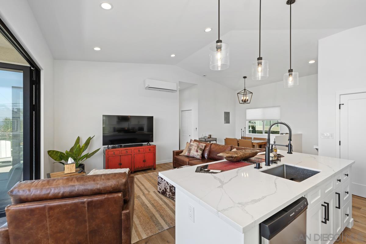 4467 Long Branch Ave