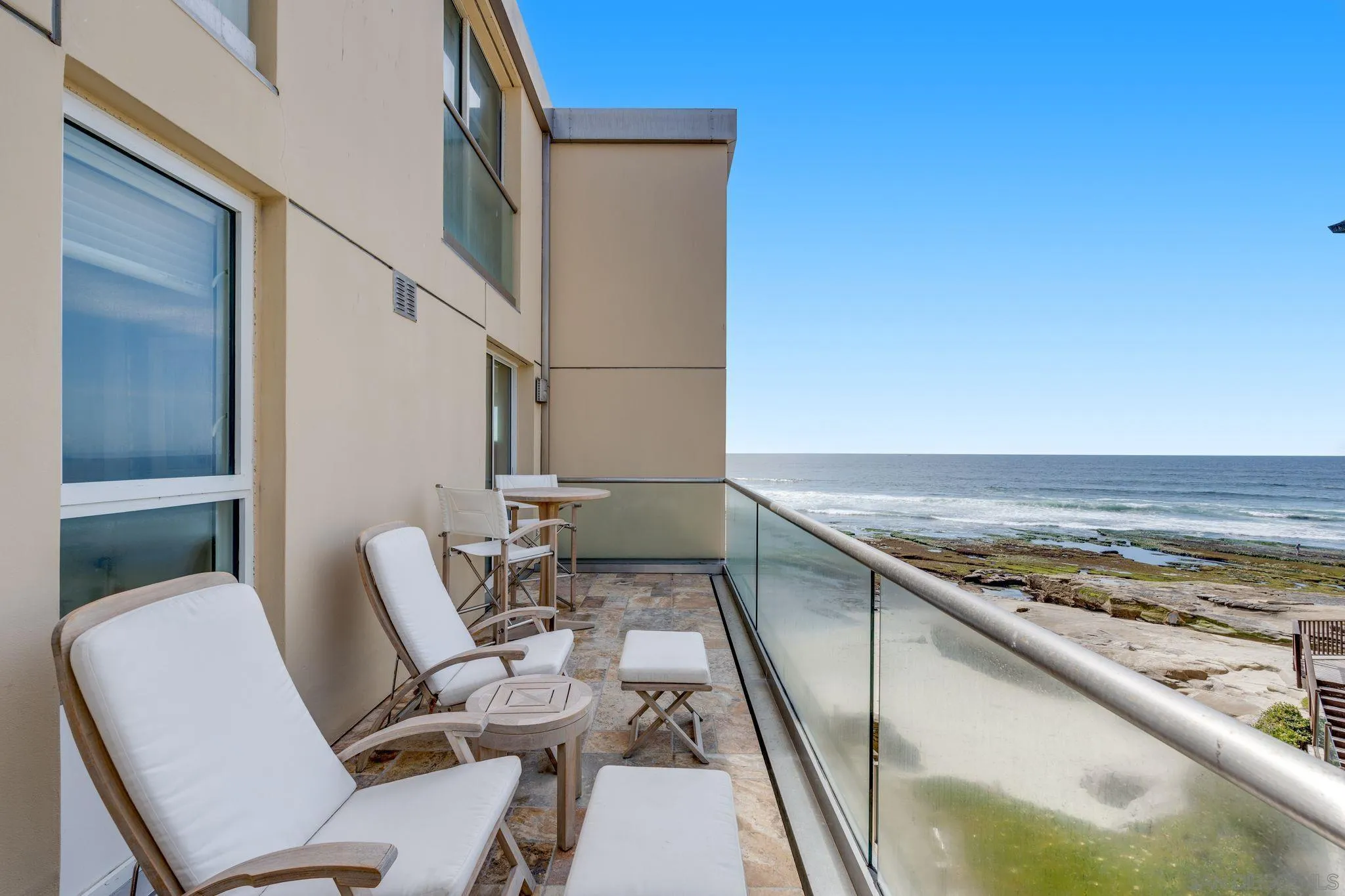 La Jolla, California 92037, United States, 3 Bedrooms Bedrooms, ,3 BathroomsBathrooms,Residential,Pending,100529