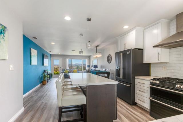 4322 Auklet Way