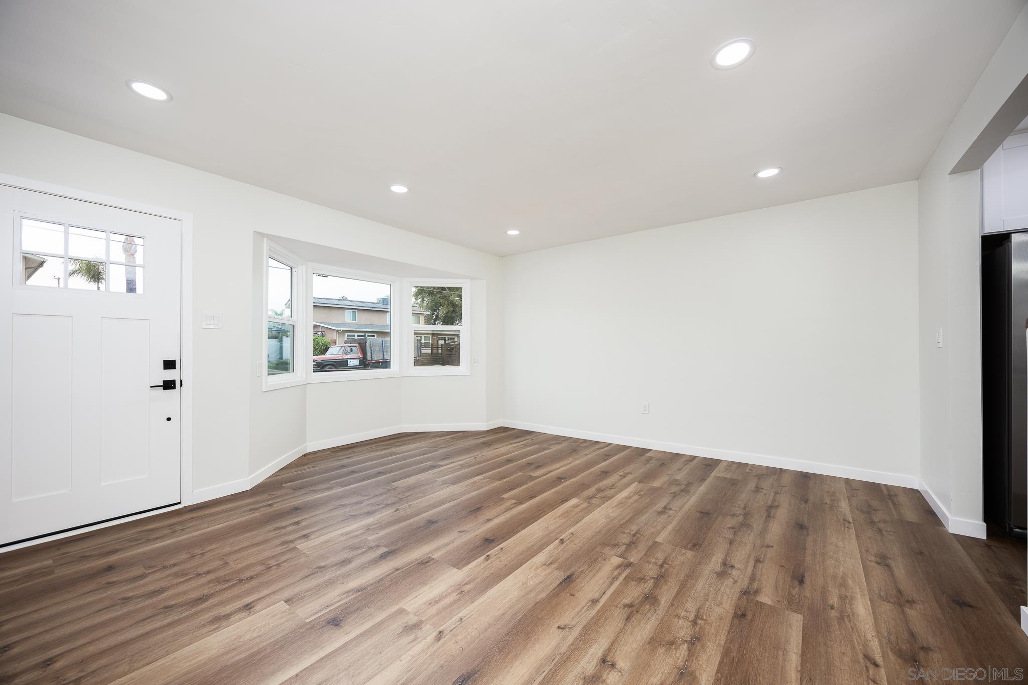 3366 Neosho Pl