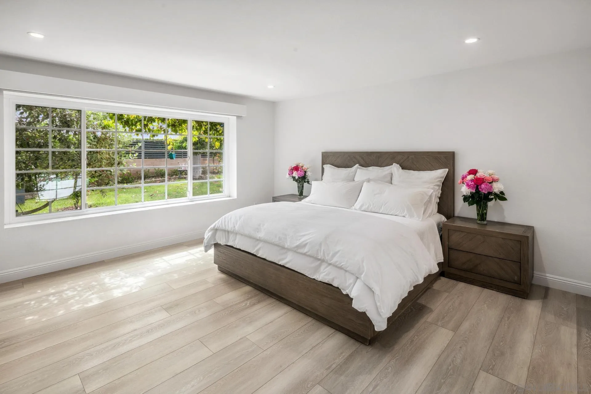 La Jolla, California 92037, United States, 4 Bedrooms Bedrooms, ,3 BathroomsBathrooms,Residential,Active,142714