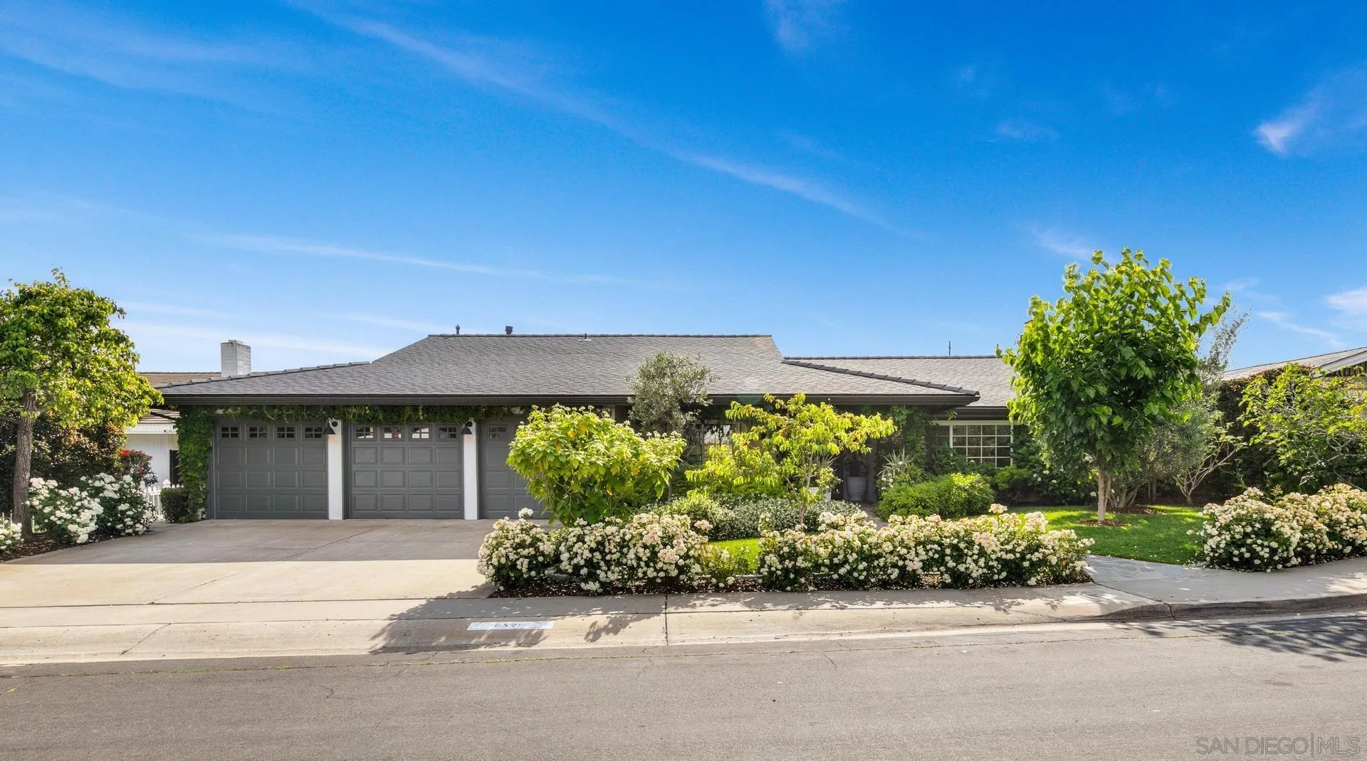 La Jolla, California 92037, United States, 4 Bedrooms Bedrooms, ,3 BathroomsBathrooms,Residential,Active,142714