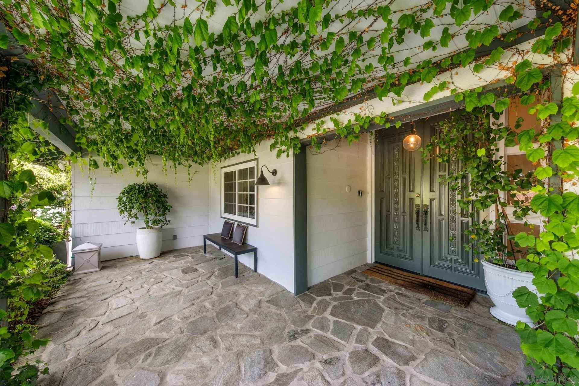 La Jolla, California 92037, United States, 4 Bedrooms Bedrooms, ,3 BathroomsBathrooms,Residential,Active,142714