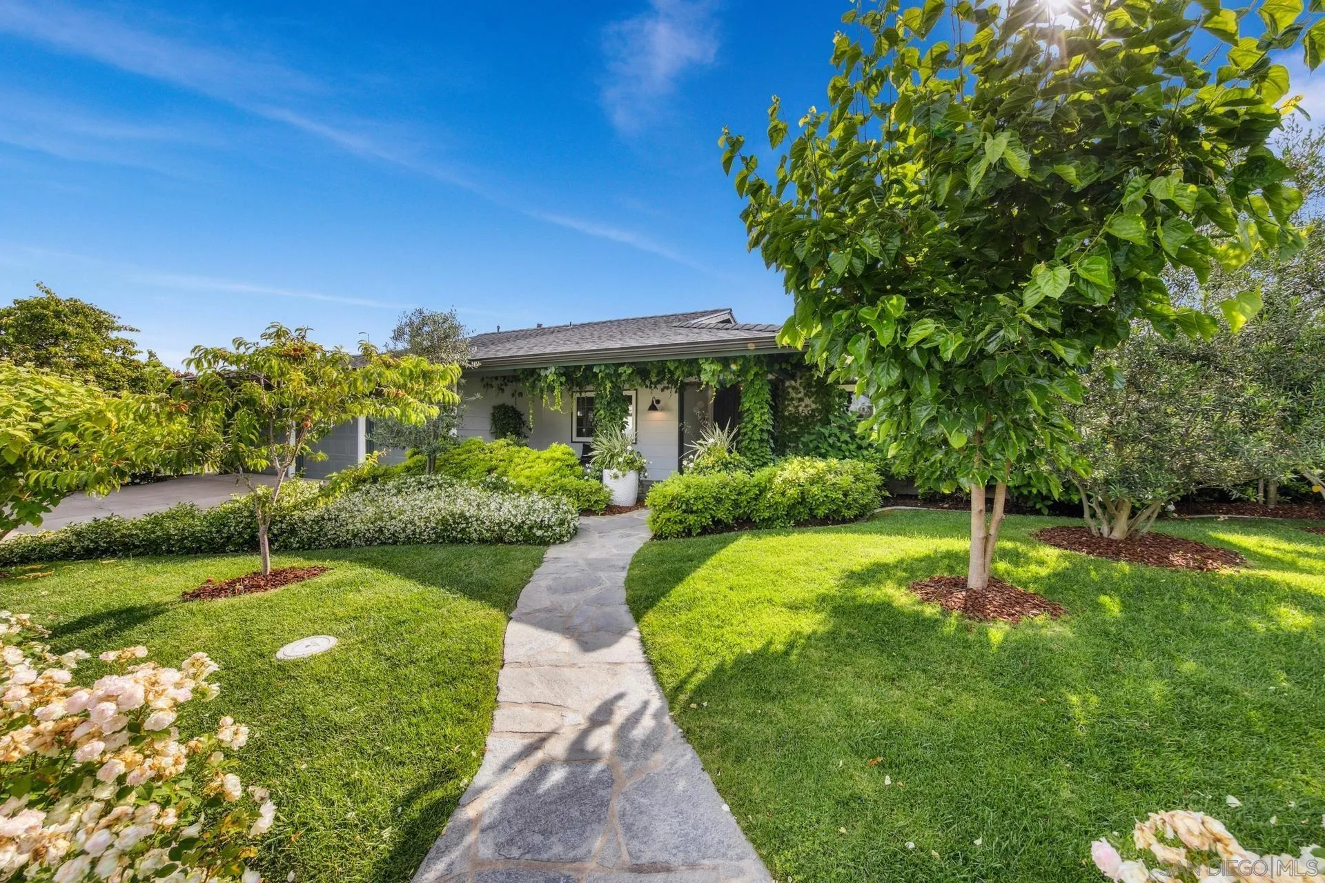 La Jolla, California 92037, United States, 4 Bedrooms Bedrooms, ,3 BathroomsBathrooms,Residential,Active,142714