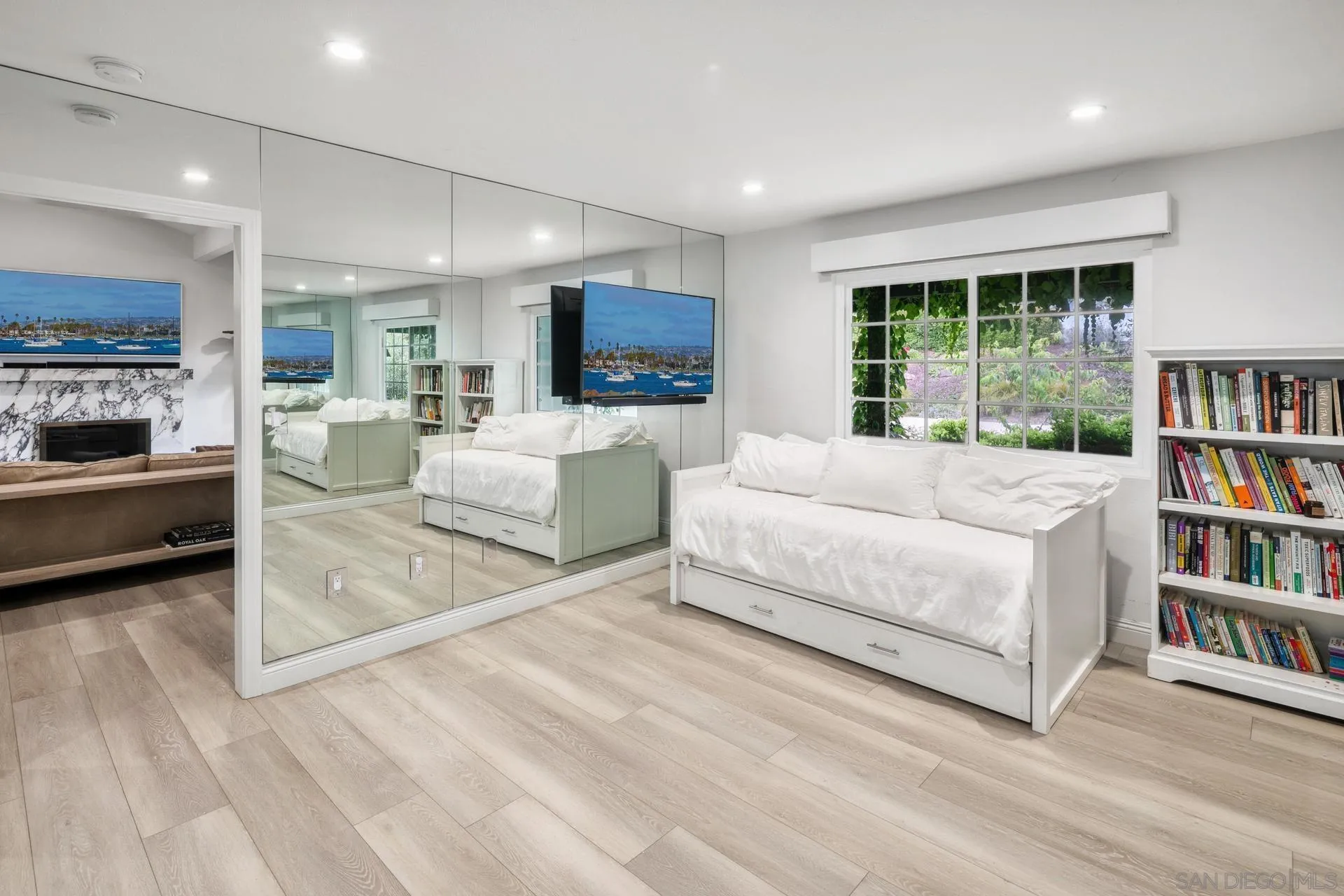 La Jolla, California 92037, United States, 4 Bedrooms Bedrooms, ,3 BathroomsBathrooms,Residential,Active,142714