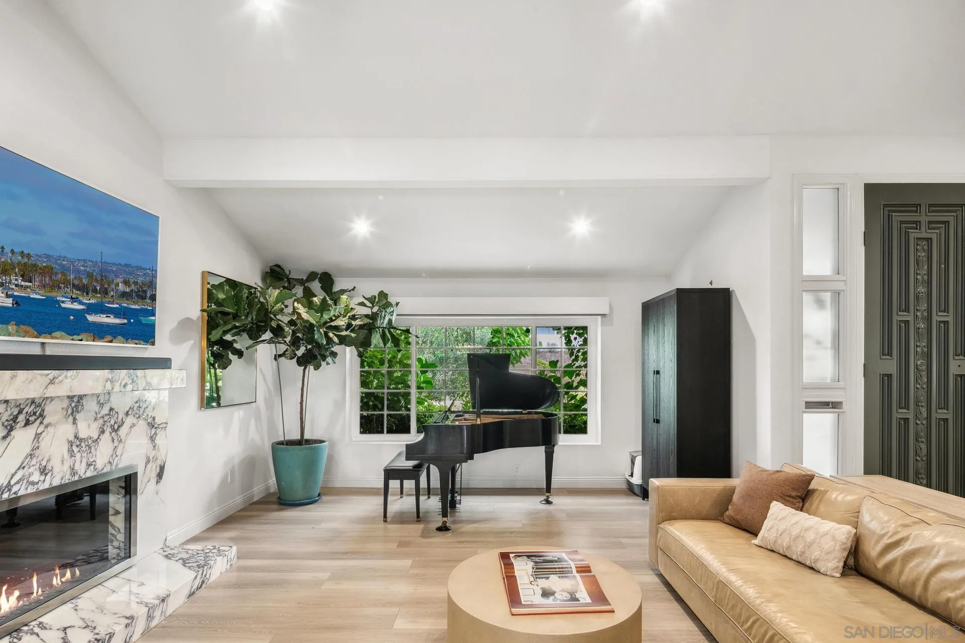 La Jolla, California 92037, United States, 4 Bedrooms Bedrooms, ,3 BathroomsBathrooms,Residential,Active,142714