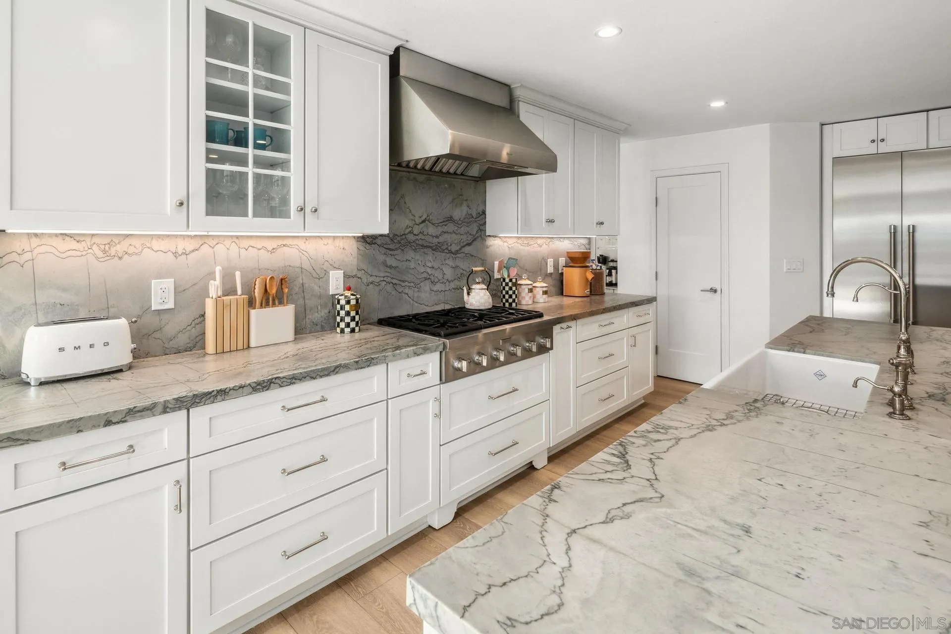 La Jolla, California 92037, United States, 4 Bedrooms Bedrooms, ,3 BathroomsBathrooms,Residential,Active,142714