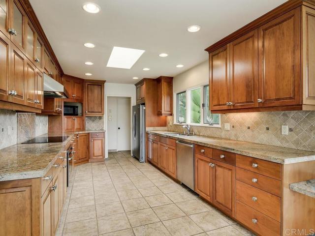 6418 Paseo Delicias