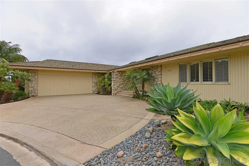 La Jolla, California 92037, United States, 4 Bedrooms Bedrooms, ,3 BathroomsBathrooms,Residential,Active,81789