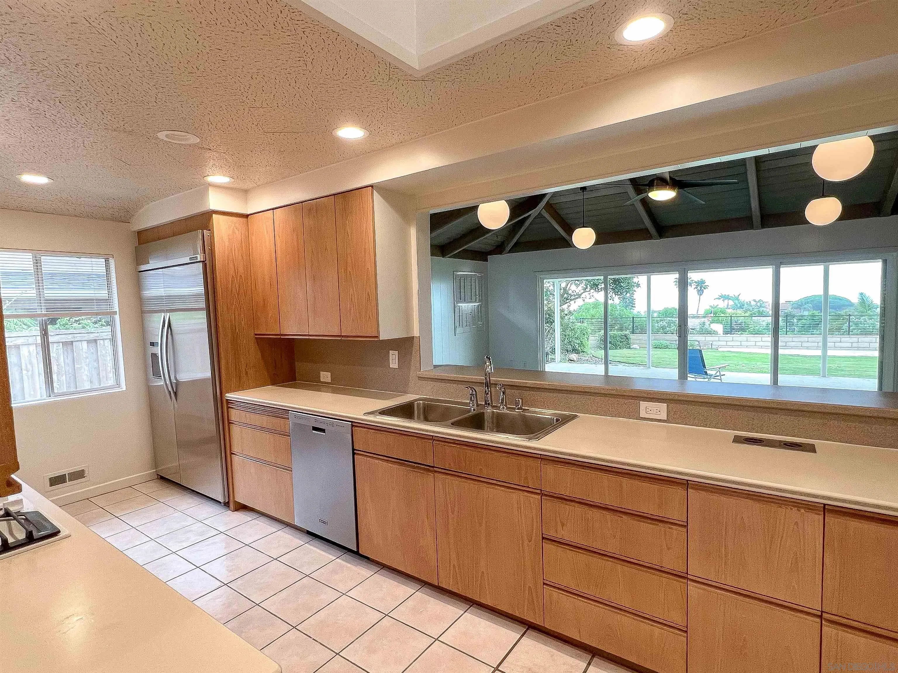 La Jolla, California 92037, United States, 4 Bedrooms Bedrooms, ,3 BathroomsBathrooms,Residential,Active,81789