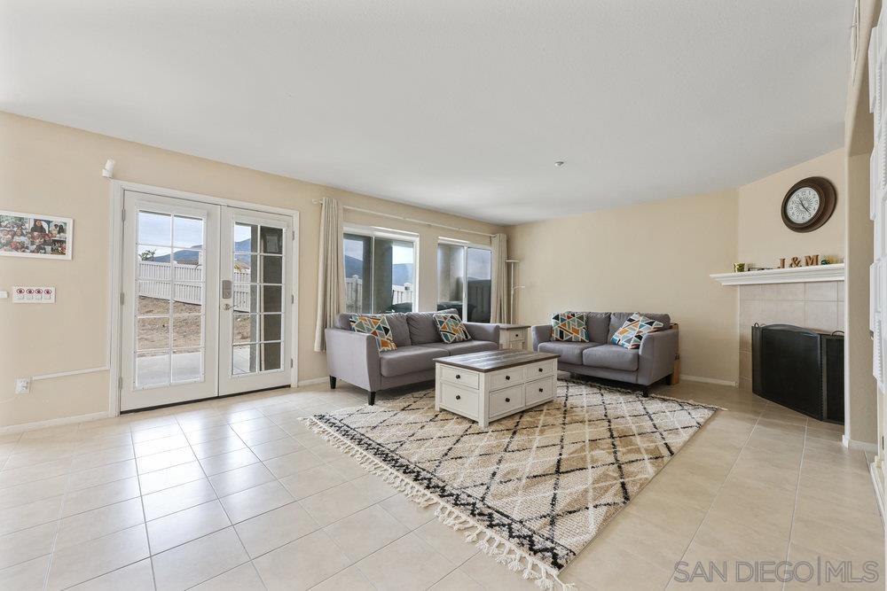 2176 Pointe Pkwy