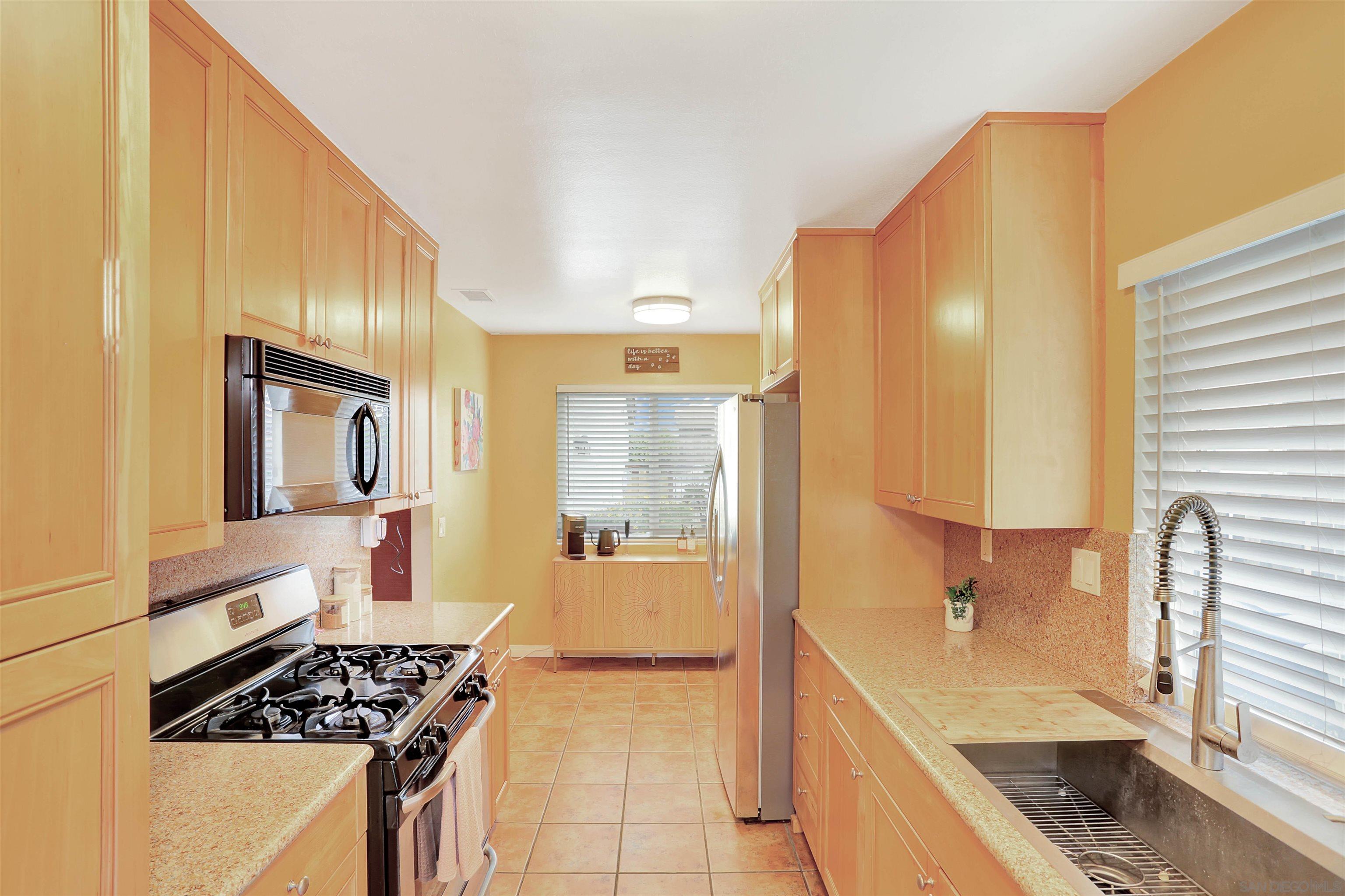 1819  Castle Glen