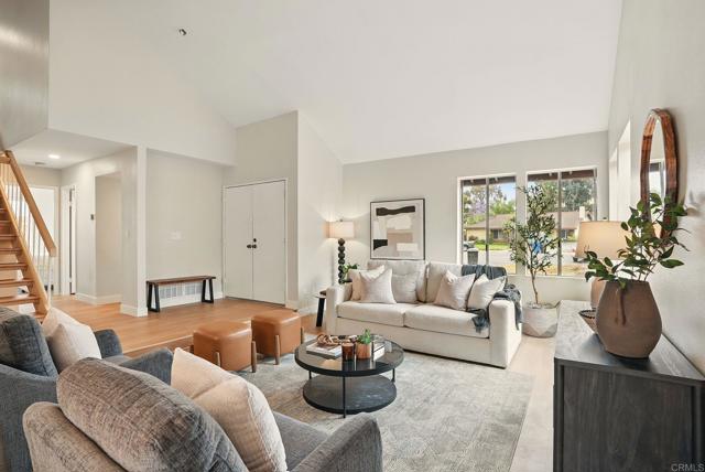 909 Loma