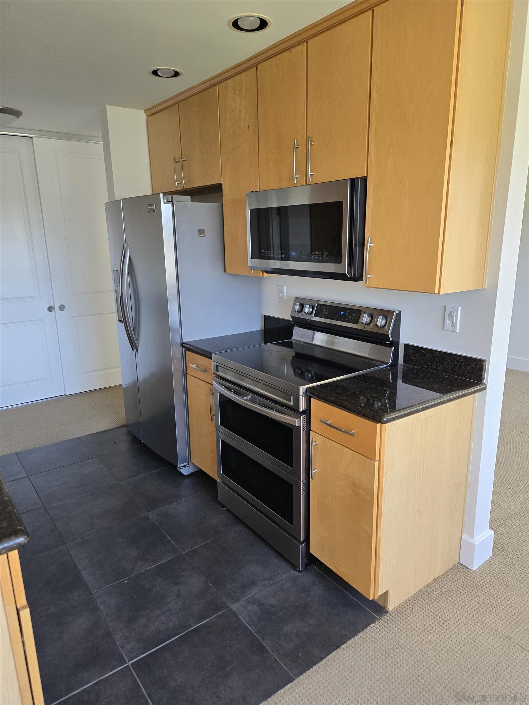 836 W Pennsylvania Ave 216