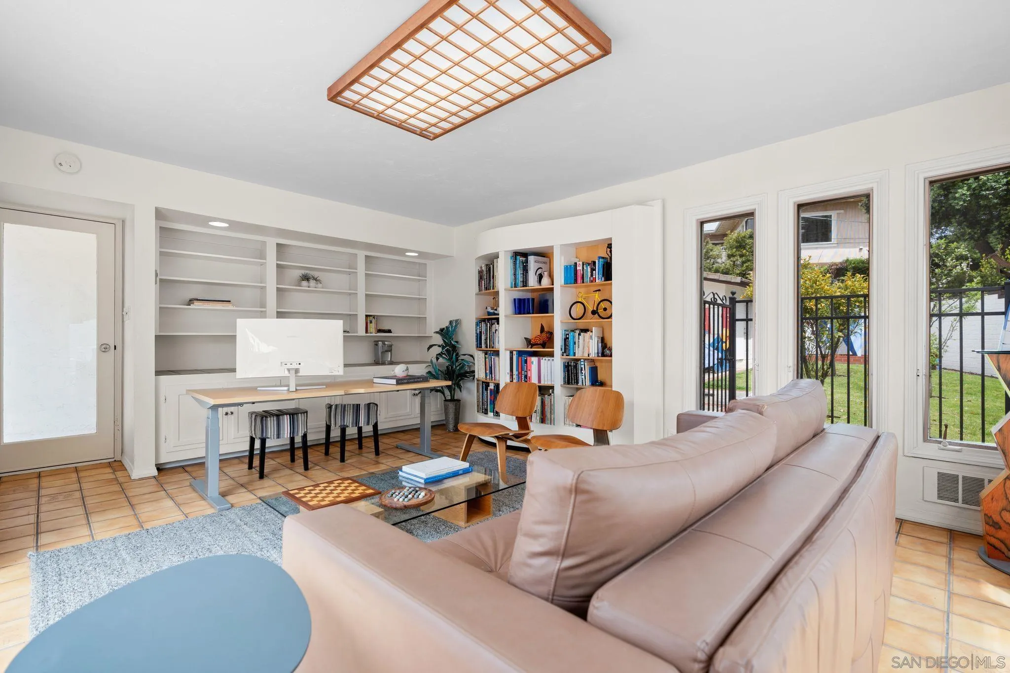 La Jolla, California 92037, United States, 5 Bedrooms Bedrooms, ,5 BathroomsBathrooms,Residential,Pending,161170