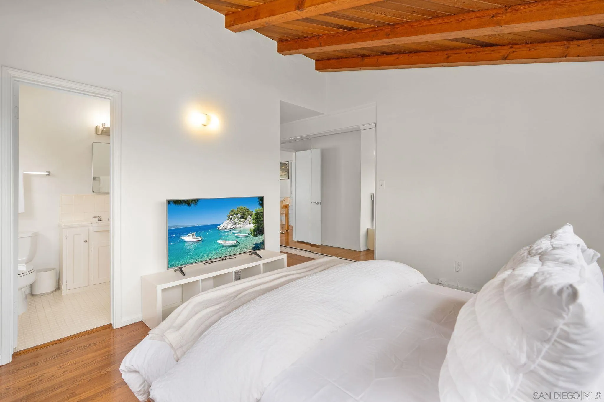 La Jolla, California 92037, United States, 5 Bedrooms Bedrooms, ,5 BathroomsBathrooms,Residential,Pending,161170