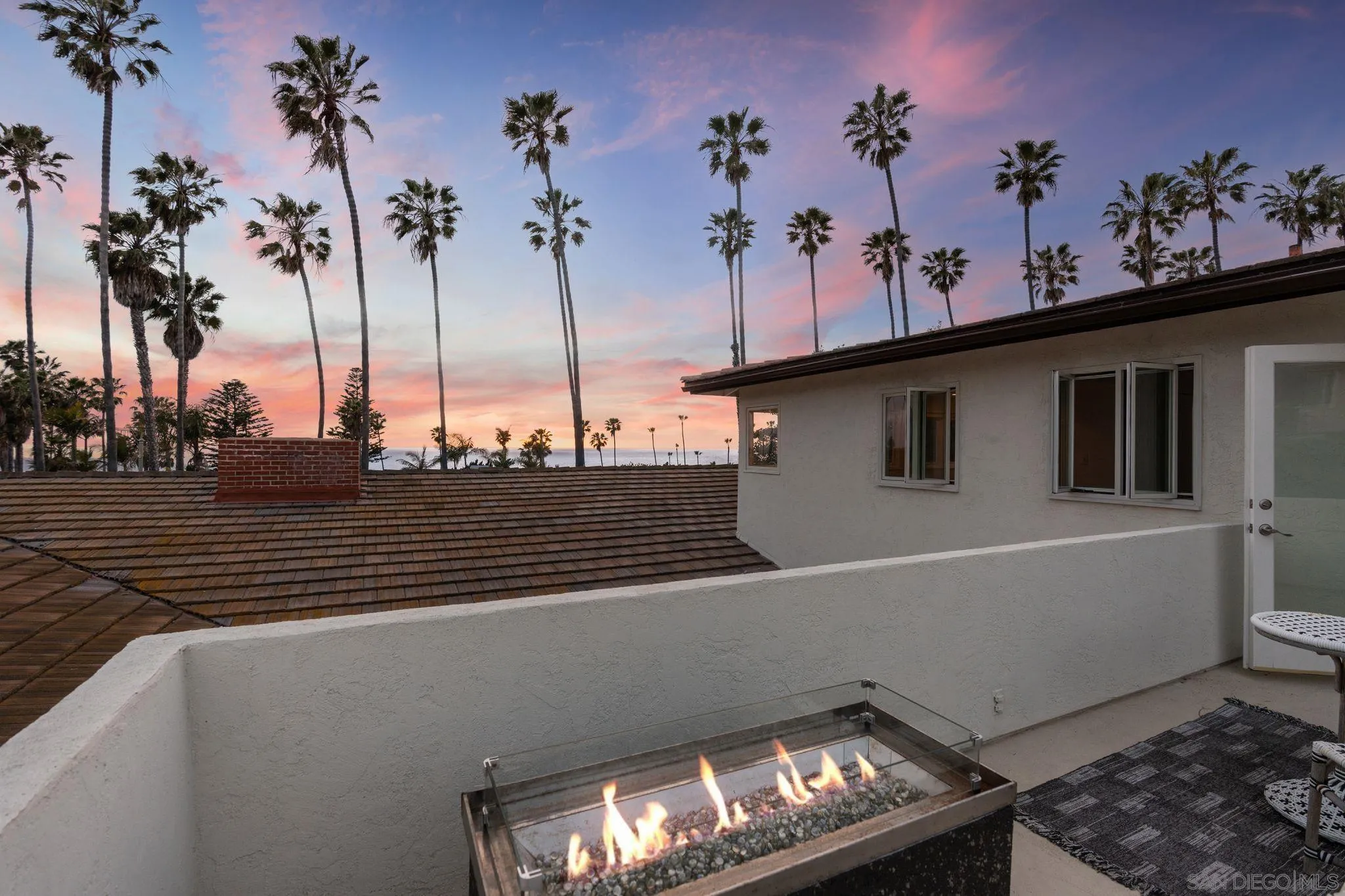 La Jolla, California 92037, United States, 5 Bedrooms Bedrooms, ,5 BathroomsBathrooms,Residential,Pending,161170