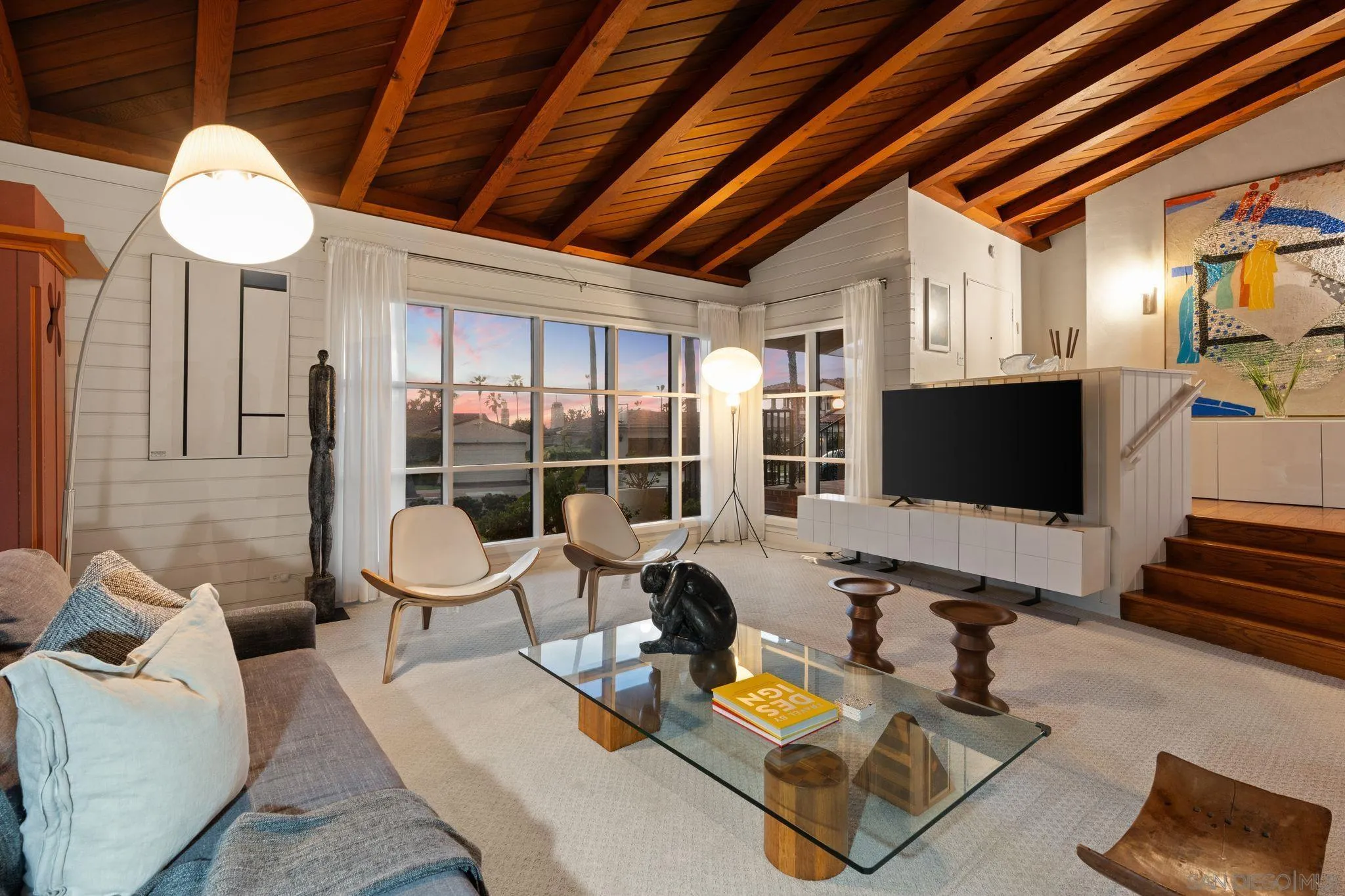 La Jolla, California 92037, United States, 5 Bedrooms Bedrooms, ,5 BathroomsBathrooms,Residential,Pending,161170