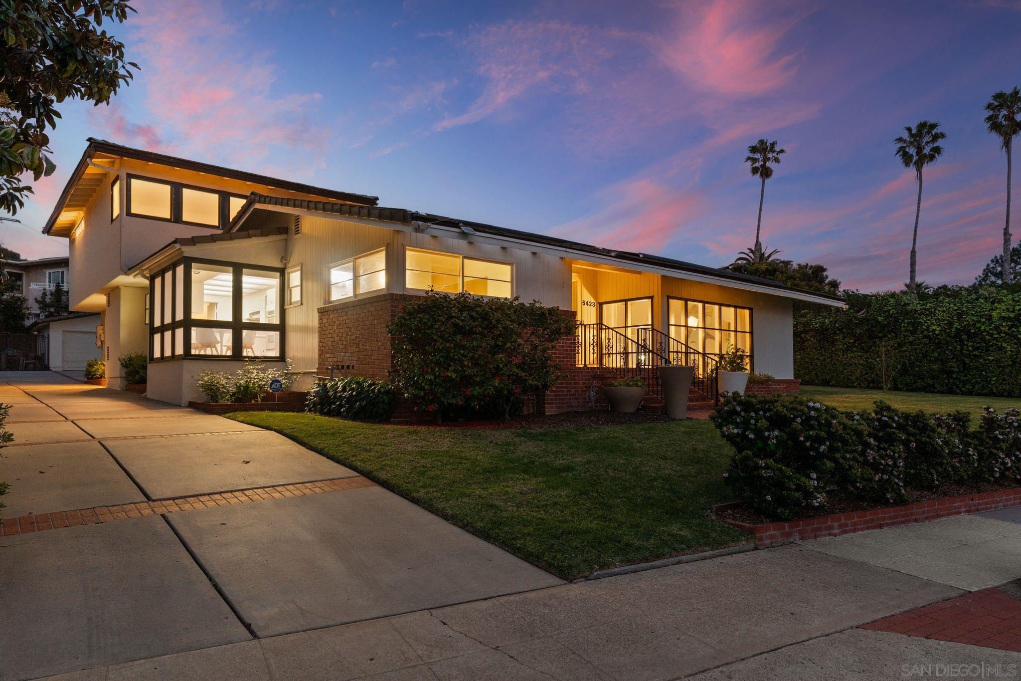 6423 Avenida Cresta
