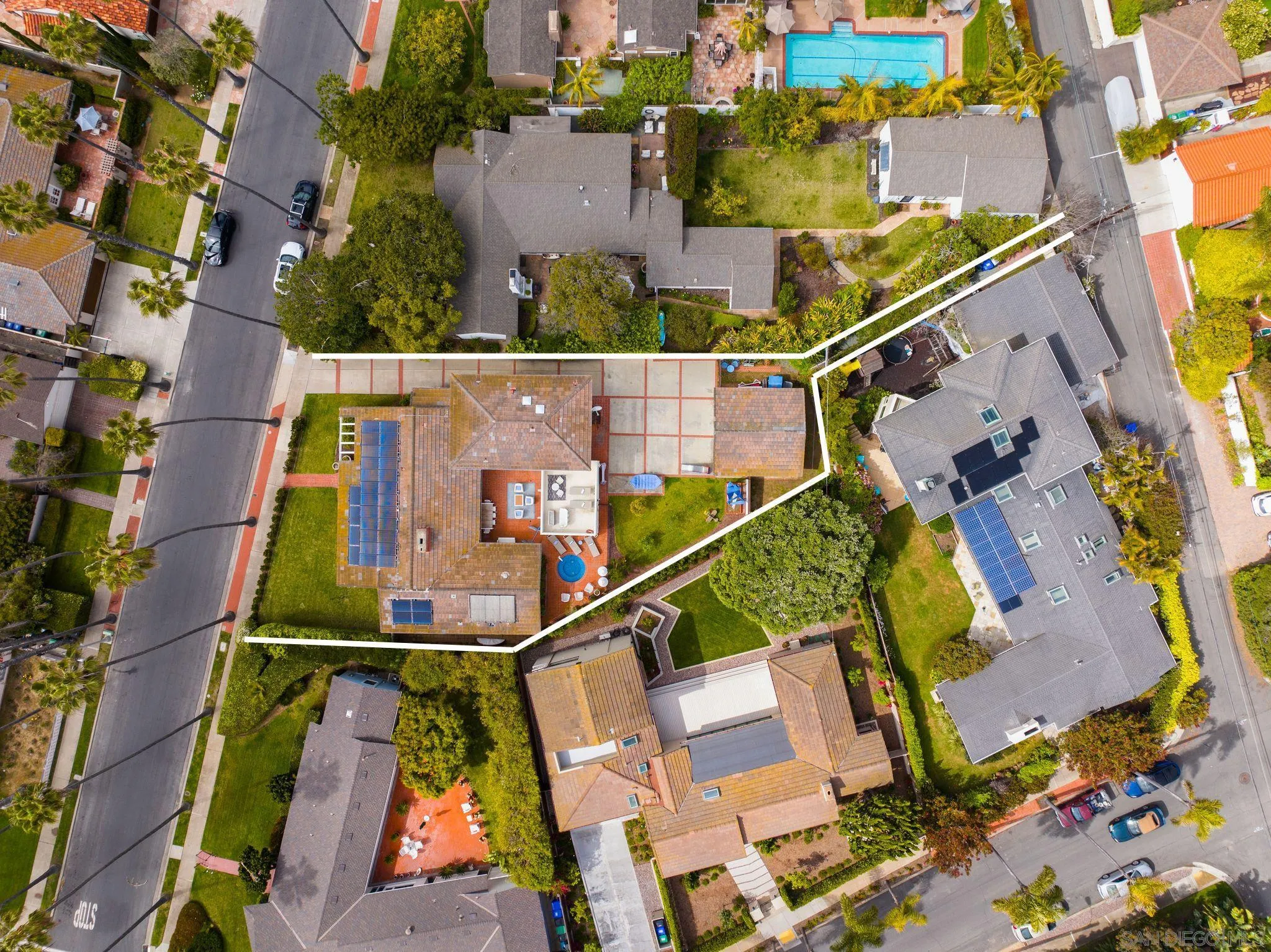 La Jolla, California 92037, United States, 5 Bedrooms Bedrooms, ,5 BathroomsBathrooms,Residential,Pending,161170